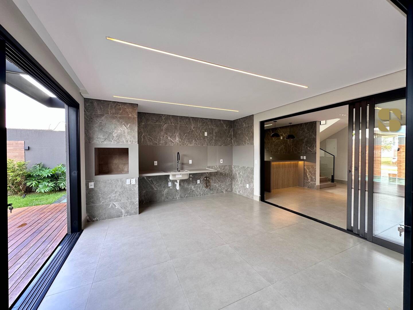 Casa, 5 quartos, 306 m² - Foto 3