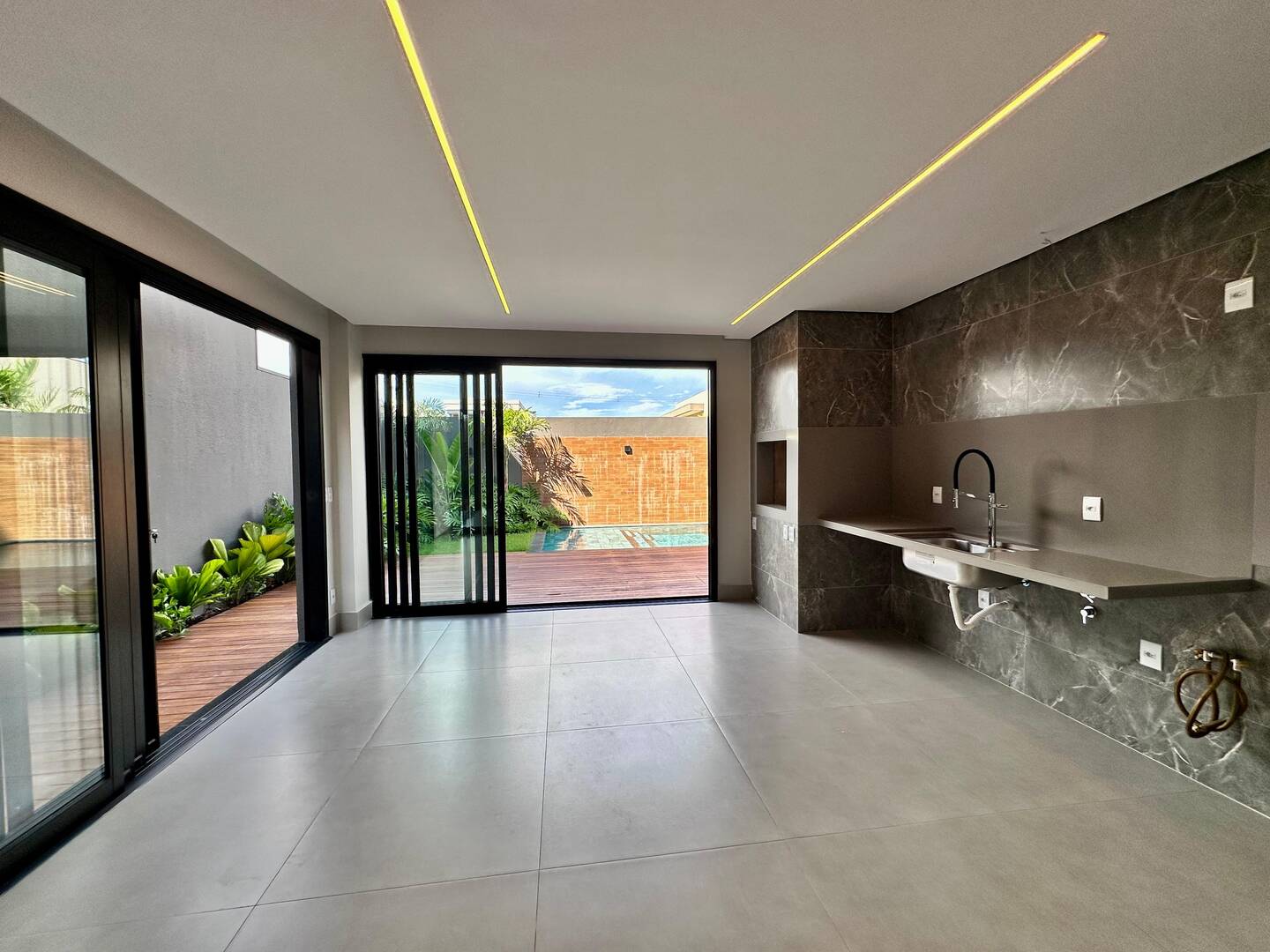 Casa, 5 quartos, 306 m² - Foto 6