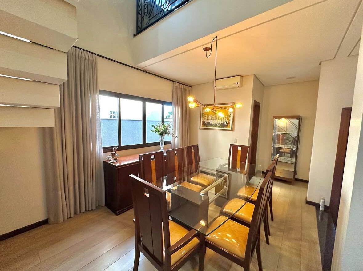 Sobrado, 4 quartos, 350 m² - Foto 1