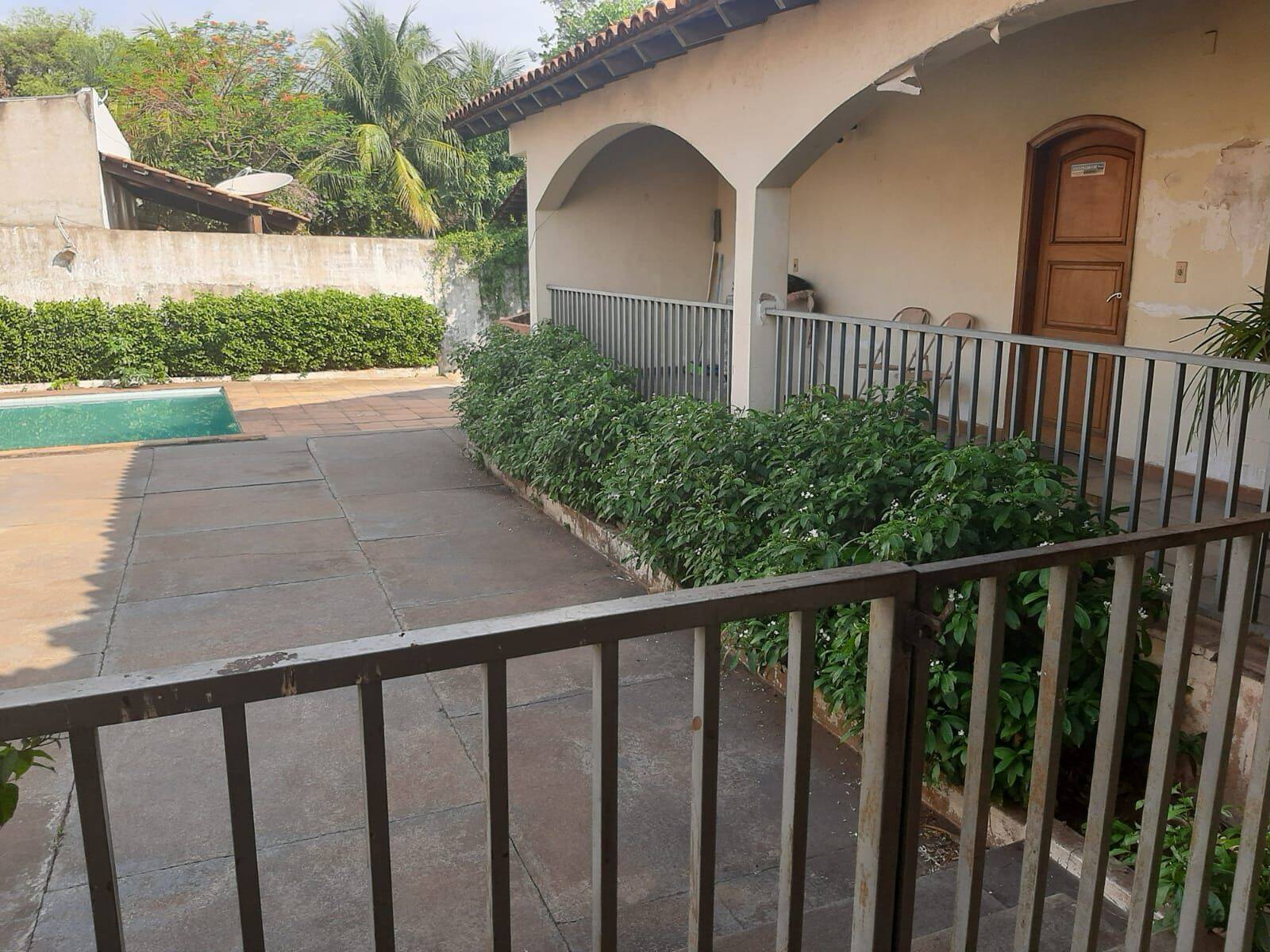 Casa, 4 quartos, 353 m² - Foto 1