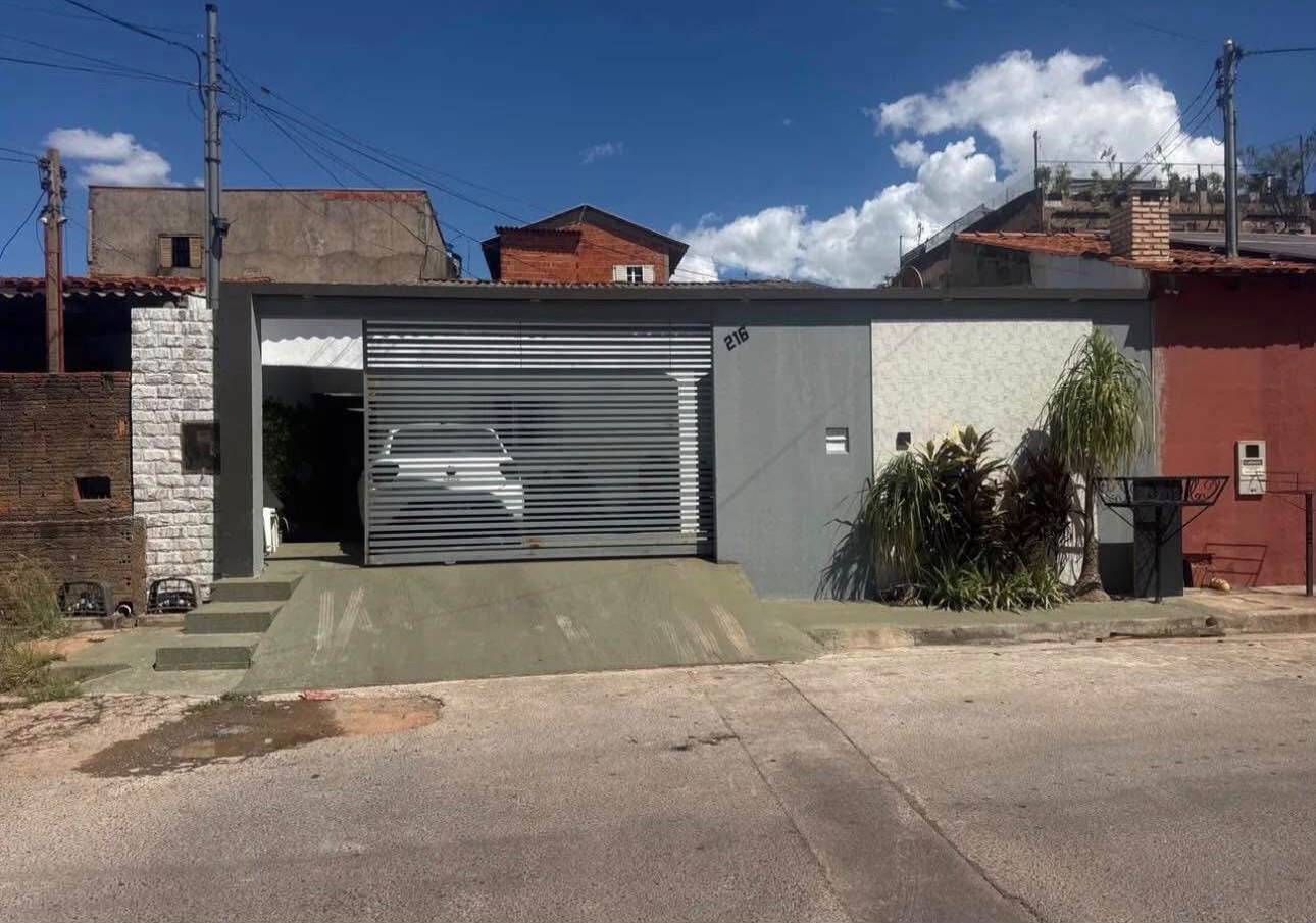Casa, 3 quartos, 200 m² - Foto 1