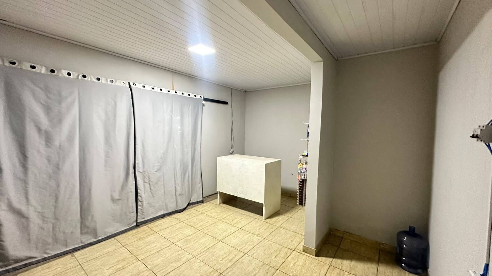 Casa, 2 quartos, 215 m² - Foto 1