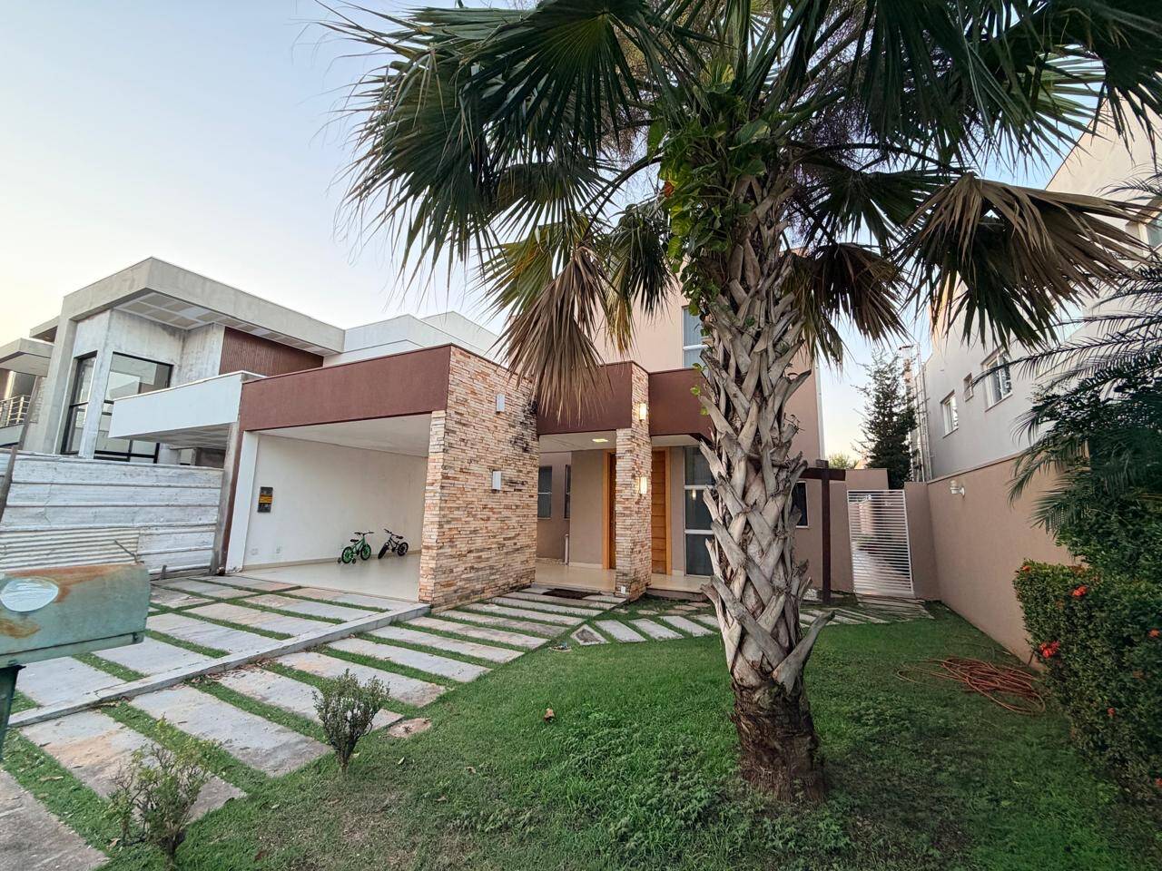 Sobrado, 4 quartos, 300 m² - Foto 1
