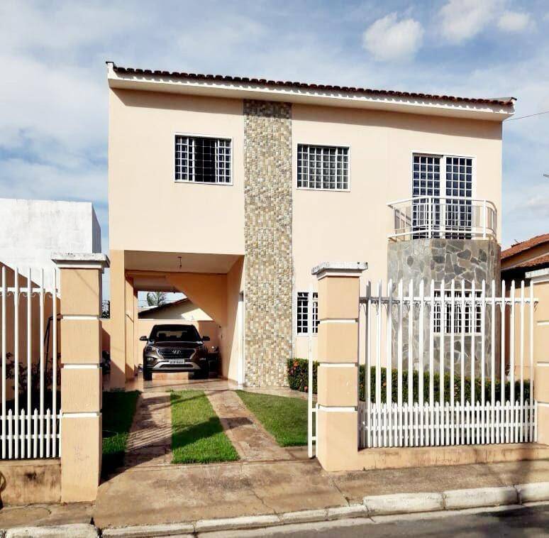 Casa, 3 quartos, 180 m² - Foto 1