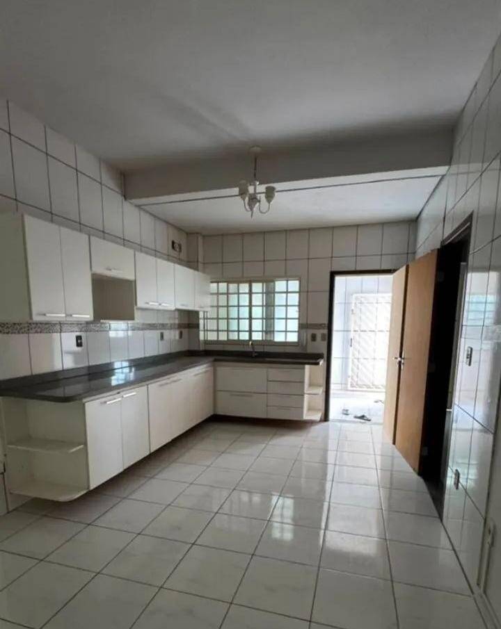 Casa, 3 quartos, 200 m² - Foto 4