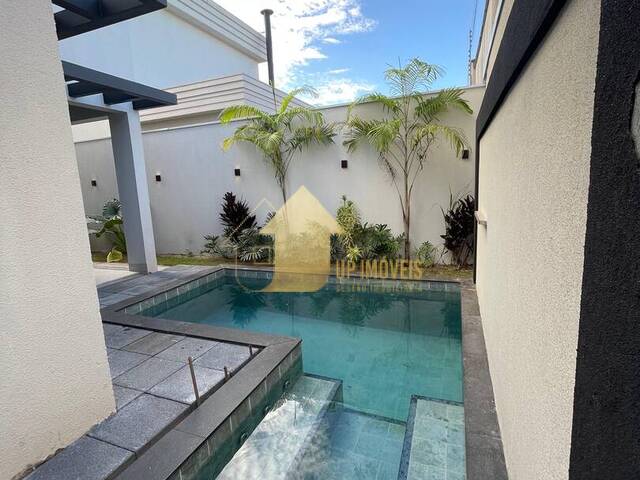 Venda em Jardim Imperial II - Cuiabá