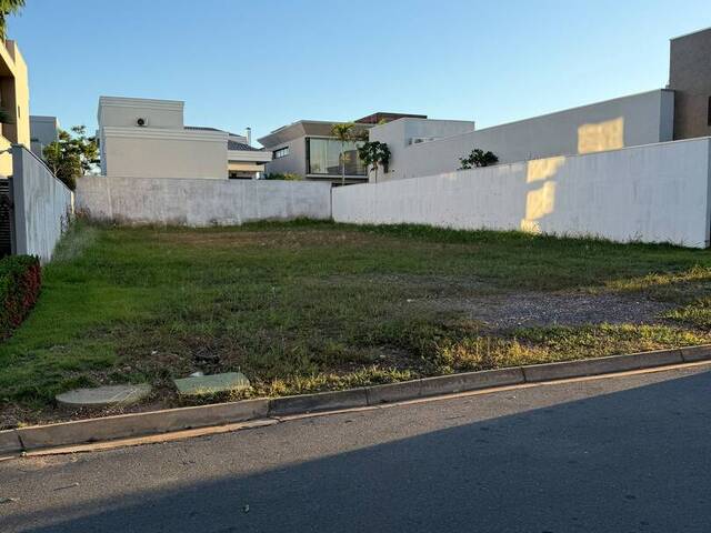 Terreno para Venda em Cuiabá - 2