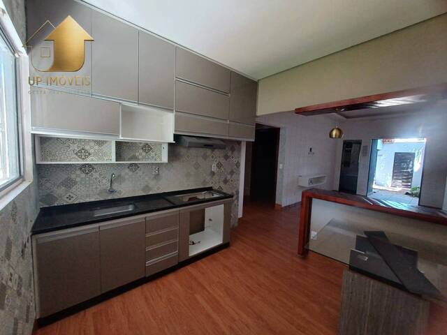 Casa para Venda em Várzea Grande - 3