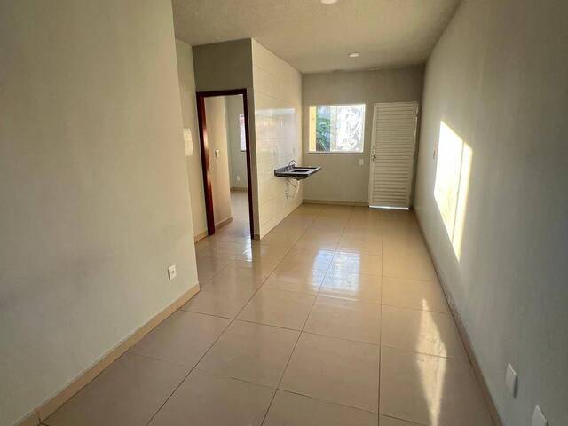 Casa para Venda em Várzea Grande - 3