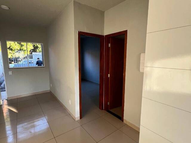 Casa para Venda em Várzea Grande - 2