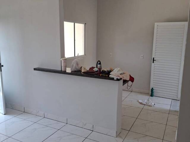 Casa para Venda em Várzea Grande - 4