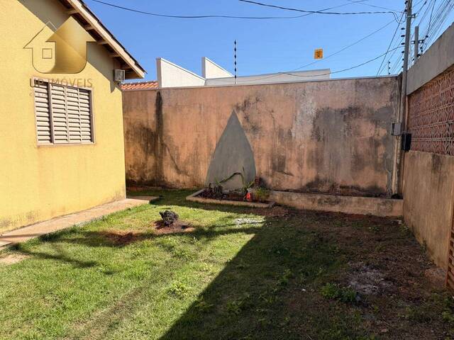 Casa para Venda em Várzea Grande - 3