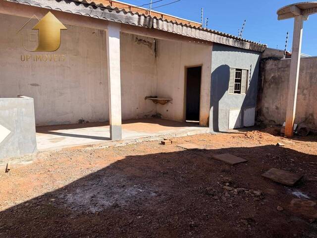 Casa para Venda em Várzea Grande - 4