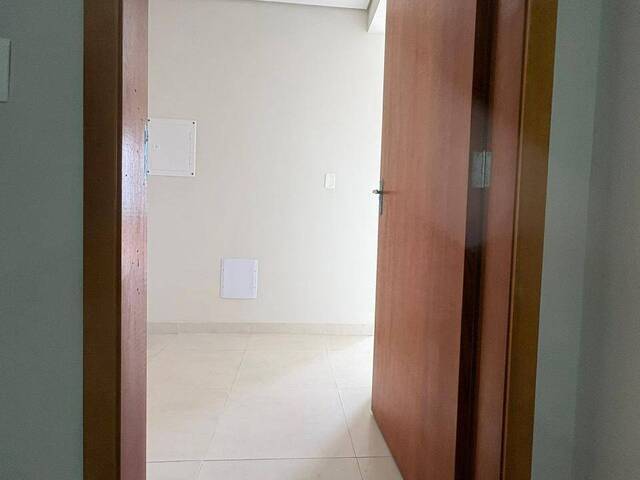 Apartamento para Locação em Cuiabá - 3