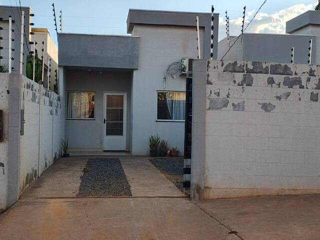 Casa para Venda em Várzea Grande - 2