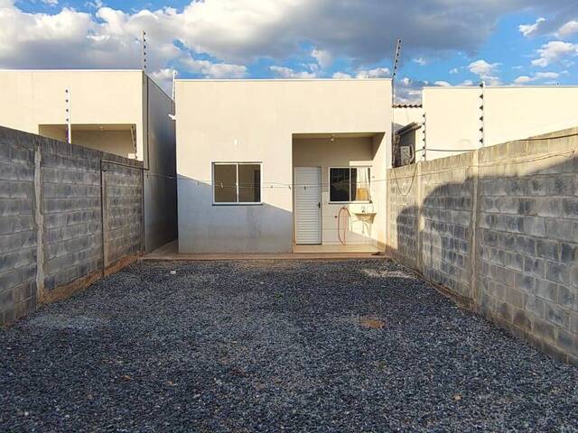 Casa para Venda em Várzea Grande - 3