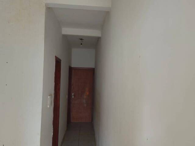 Casa para Venda em Várzea Grande - 3