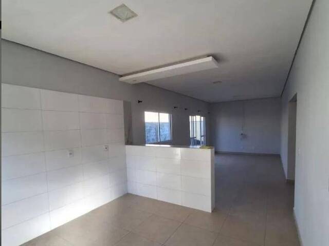 Casa para Locação em Várzea Grande - 4