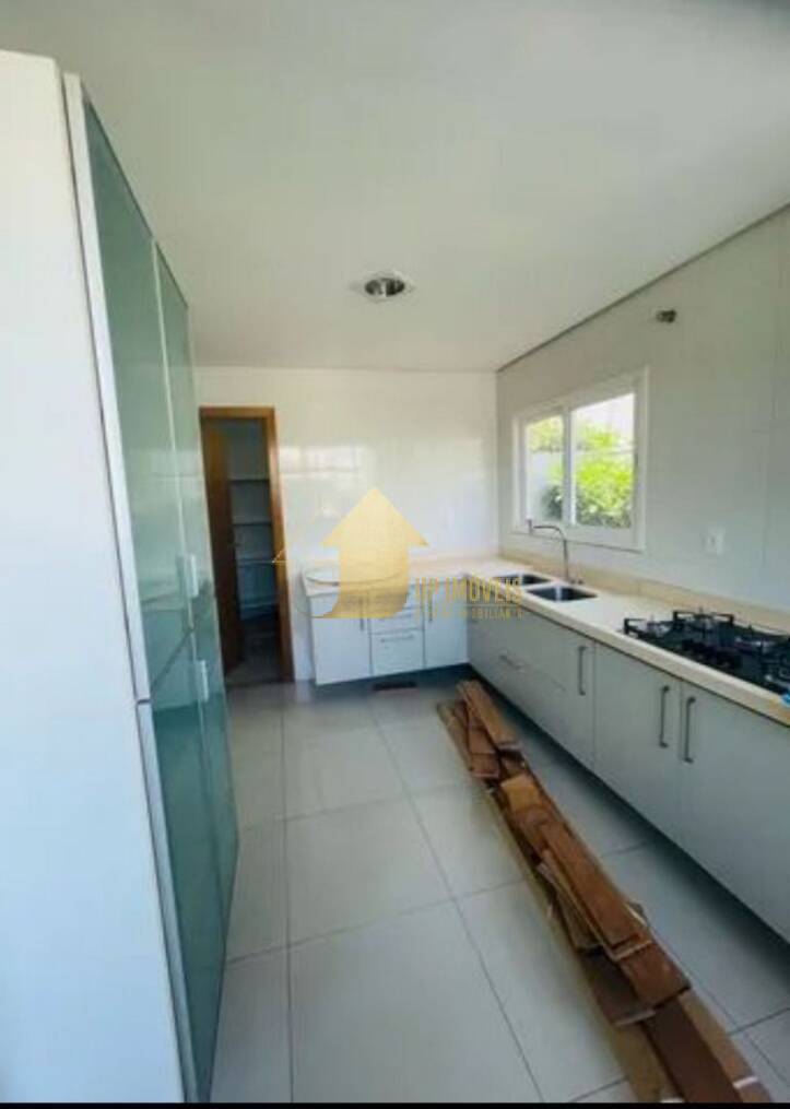 Casa de Condomínio à venda com 4 quartos, 300m² - Foto 3