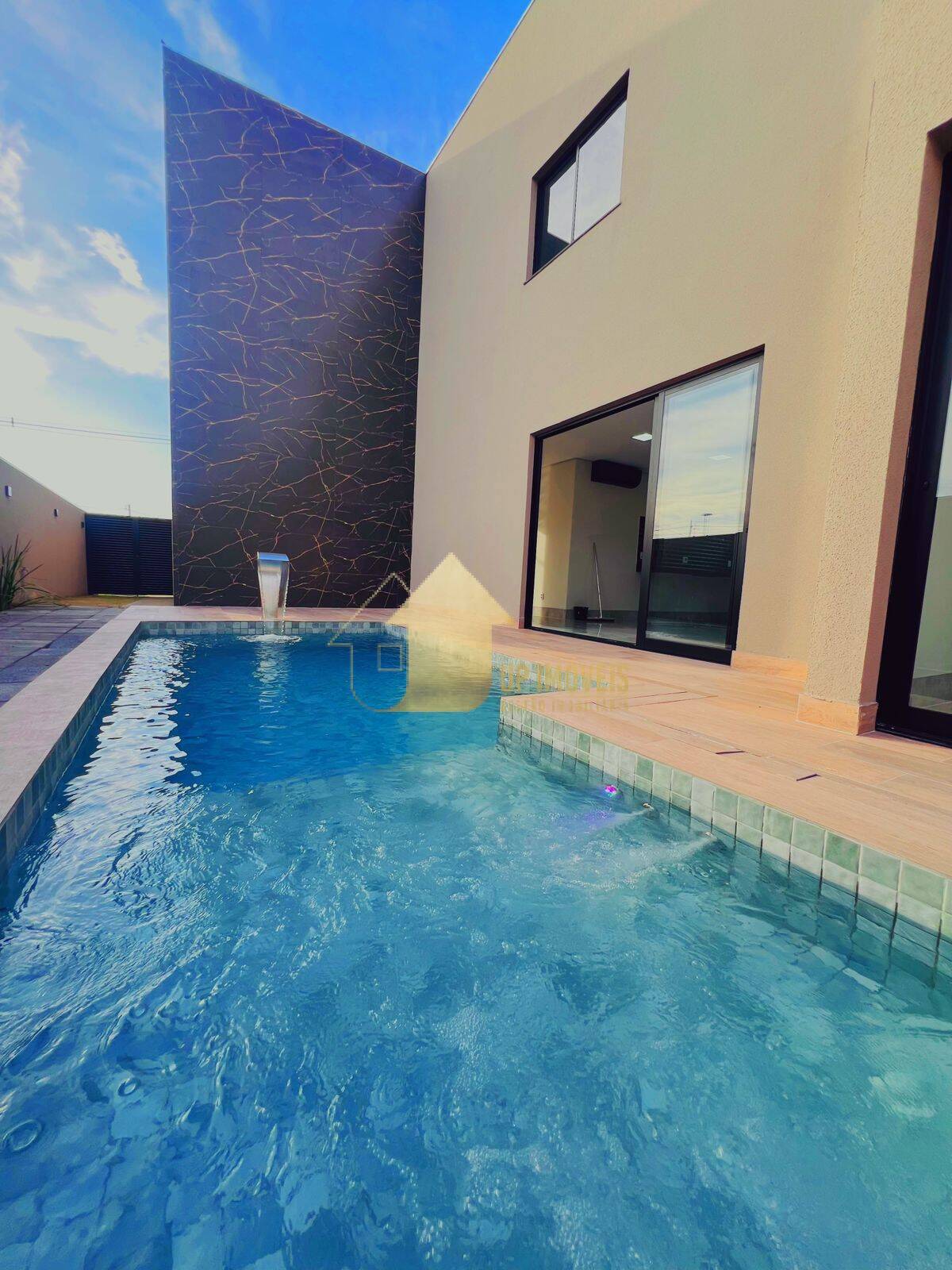 Sobrado à venda com 4 quartos, 350m² - Foto 2