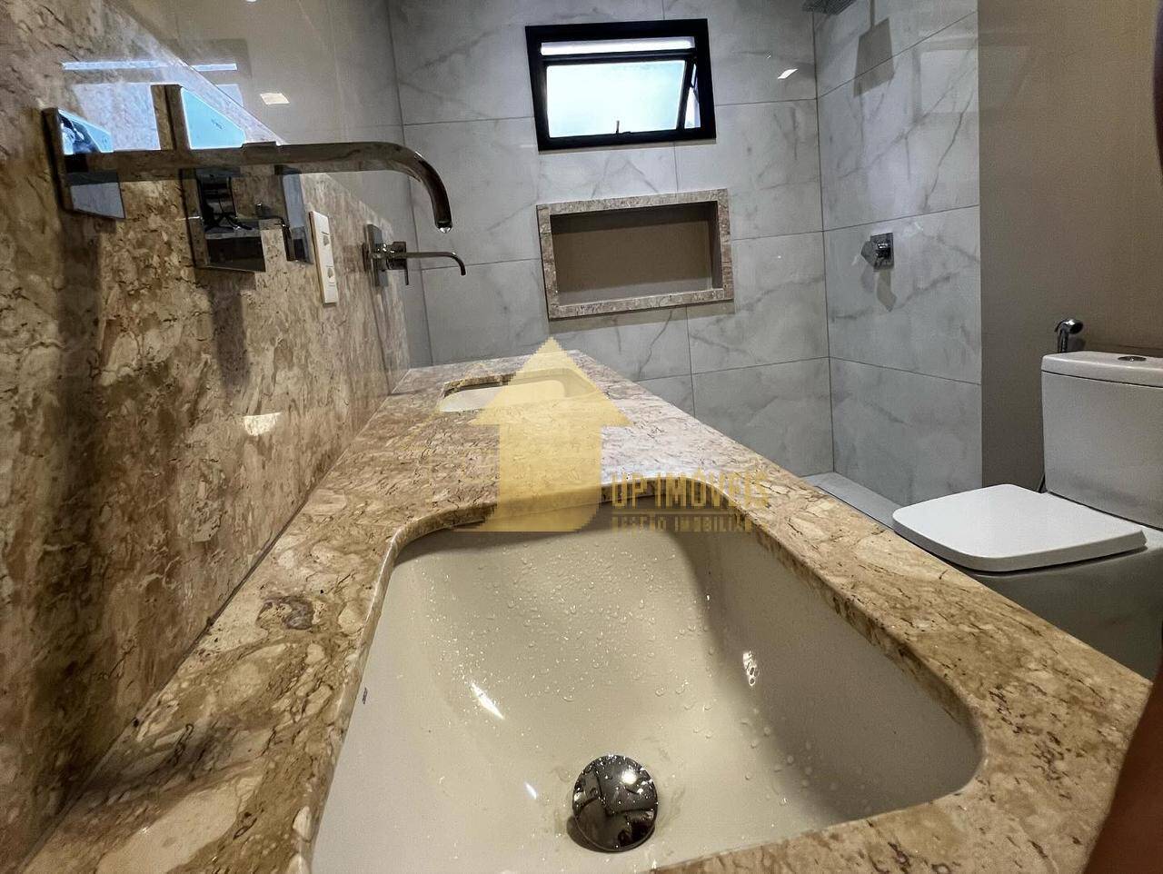 Casa à venda com 3 quartos, 260m² - Foto 4