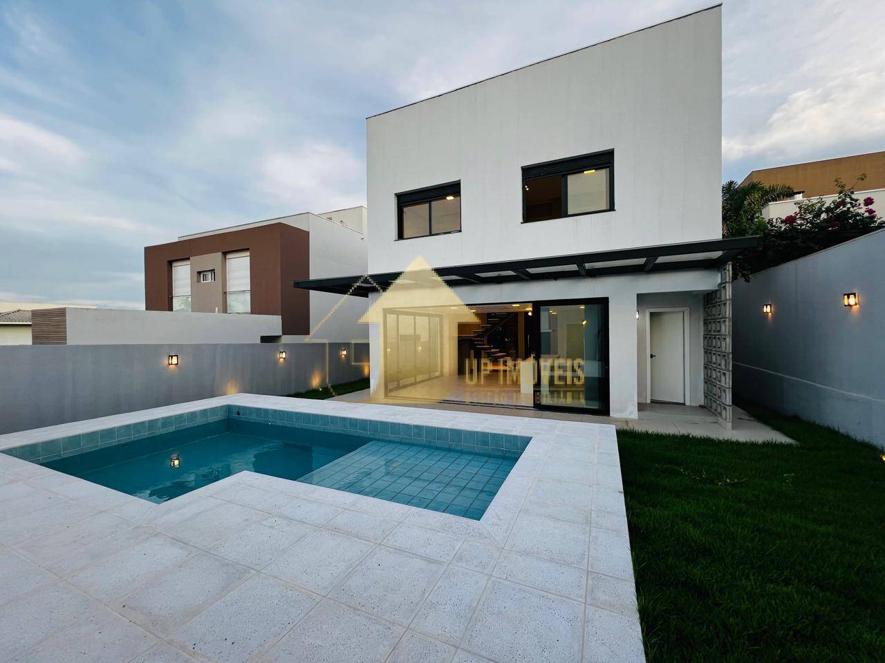 Casa à venda com 3 quartos, 260m² - Foto 3