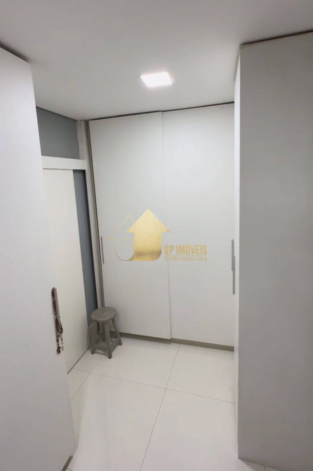 Casa à venda com 4 quartos, 316m² - Foto 7