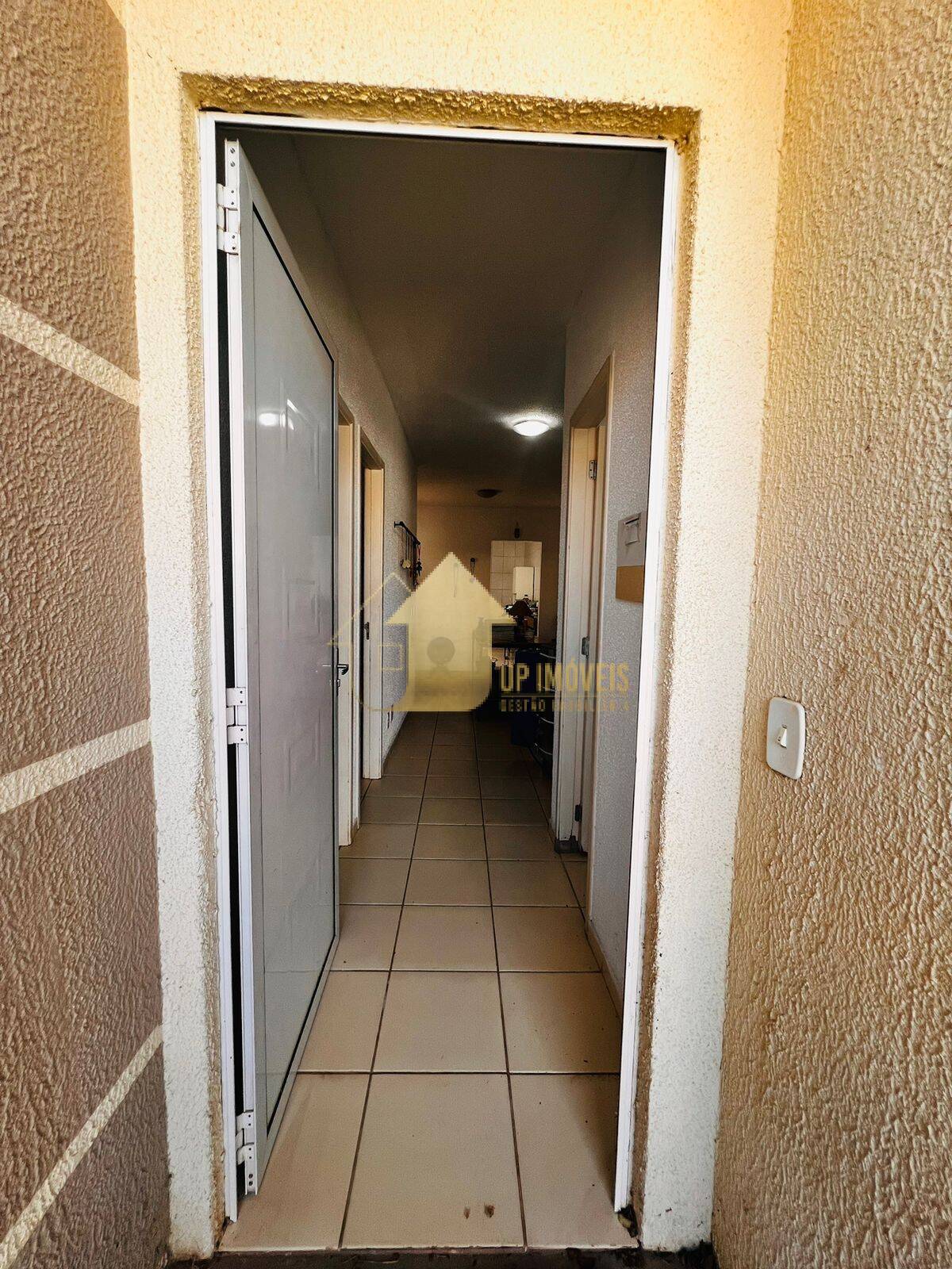Casa de Condomínio à venda com 2 quartos, 1m² - Foto 2