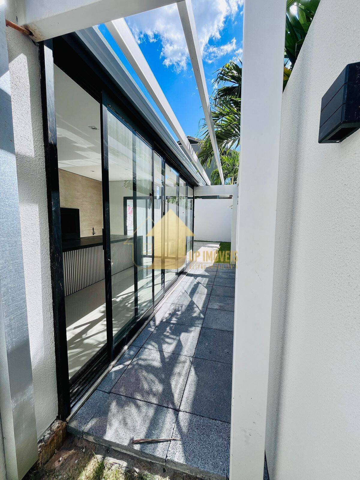 Casa de Condomínio à venda com 3 quartos, 200m² - Foto 3