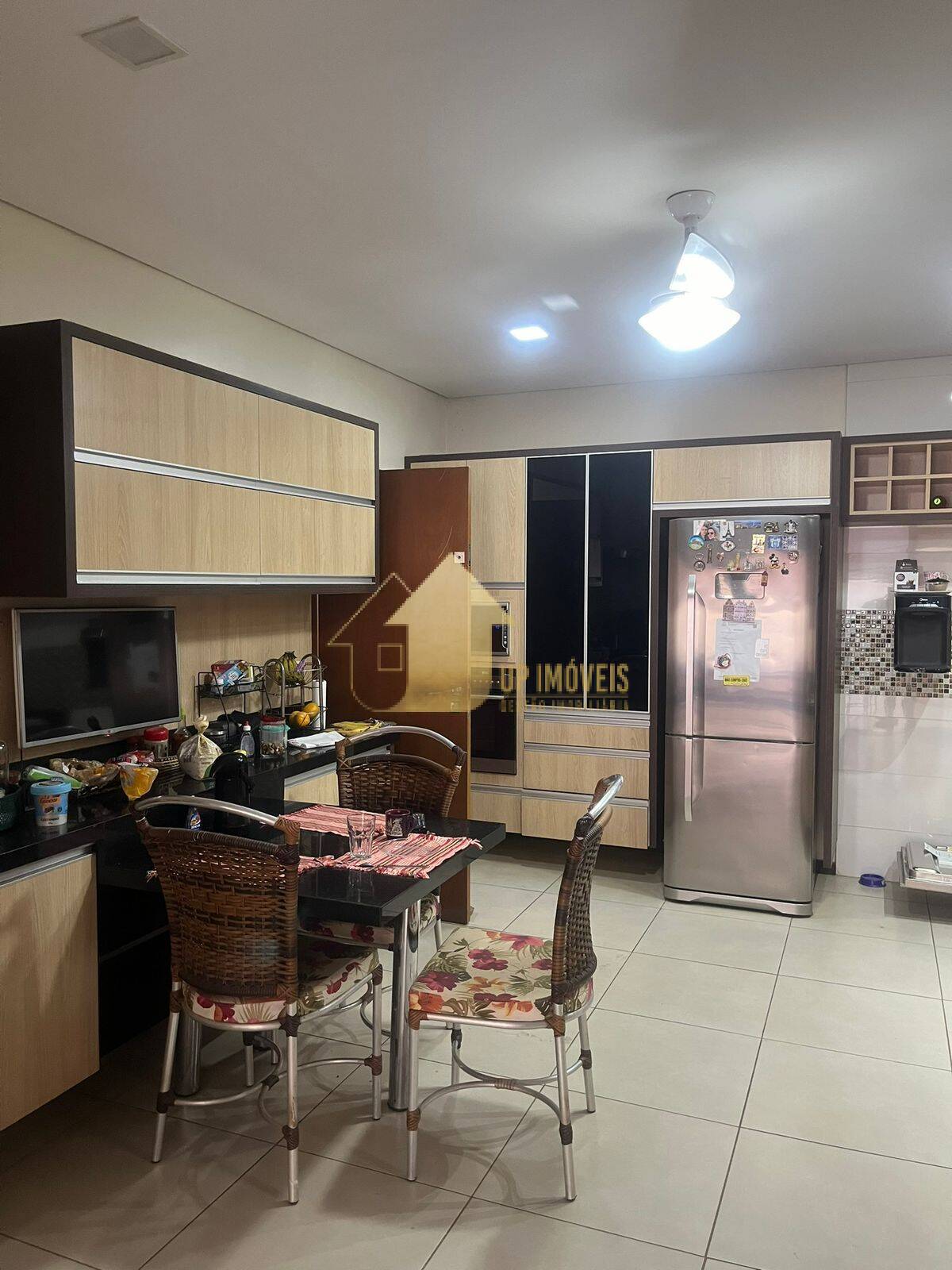 Casa de Condomínio para alugar com 4 quartos, 450m² - Foto 10