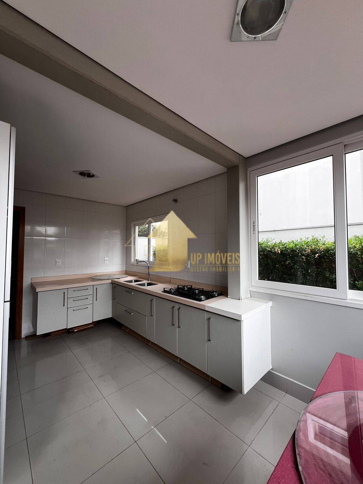 Casa de Condomínio à venda com 4 quartos, 300m² - Foto 35