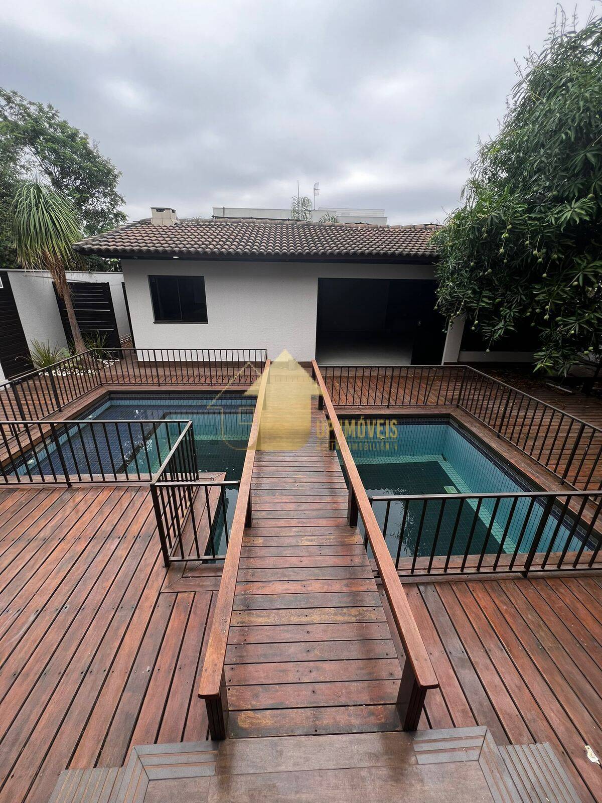 Casa de Condomínio à venda com 4 quartos, 300m² - Foto 51