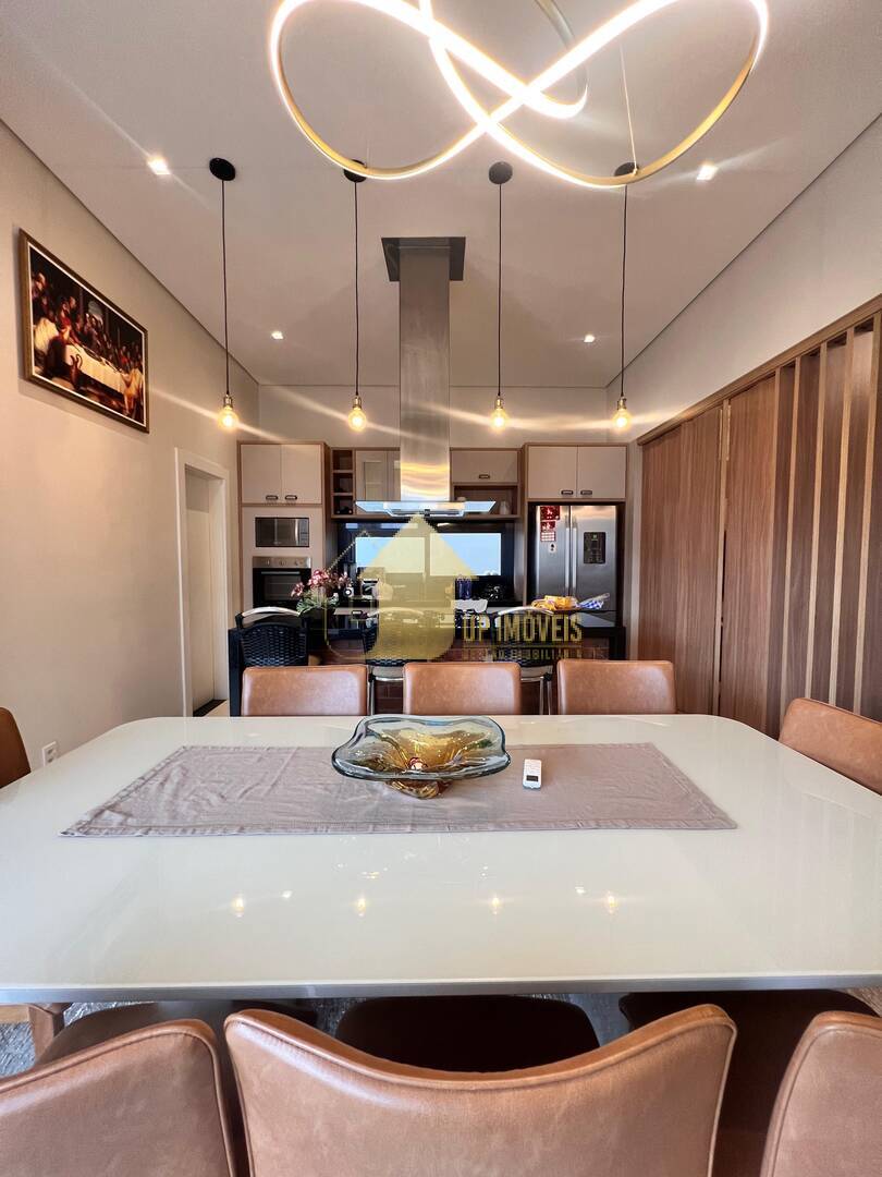 Casa de Condomínio à venda com 3 quartos, 260m² - Foto 2