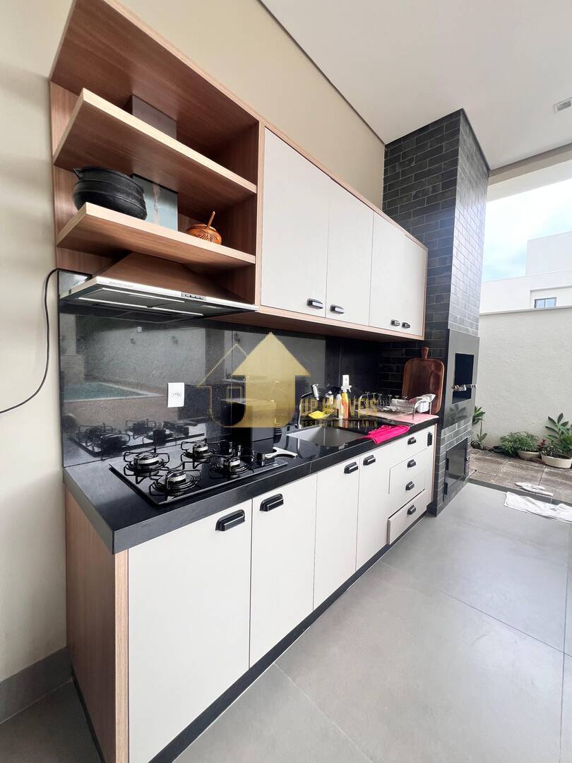 Casa de Condomínio à venda com 3 quartos, 260m² - Foto 3