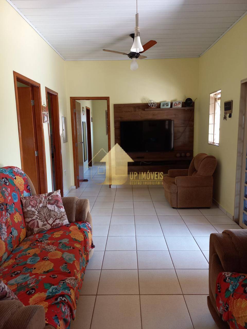 Casa à venda com 3 quartos, 208m² - Foto 2