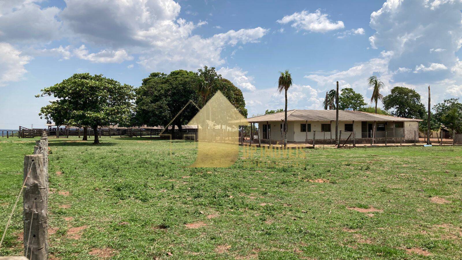 Fazenda à venda com 4 quartos, 3000m² - Foto 1