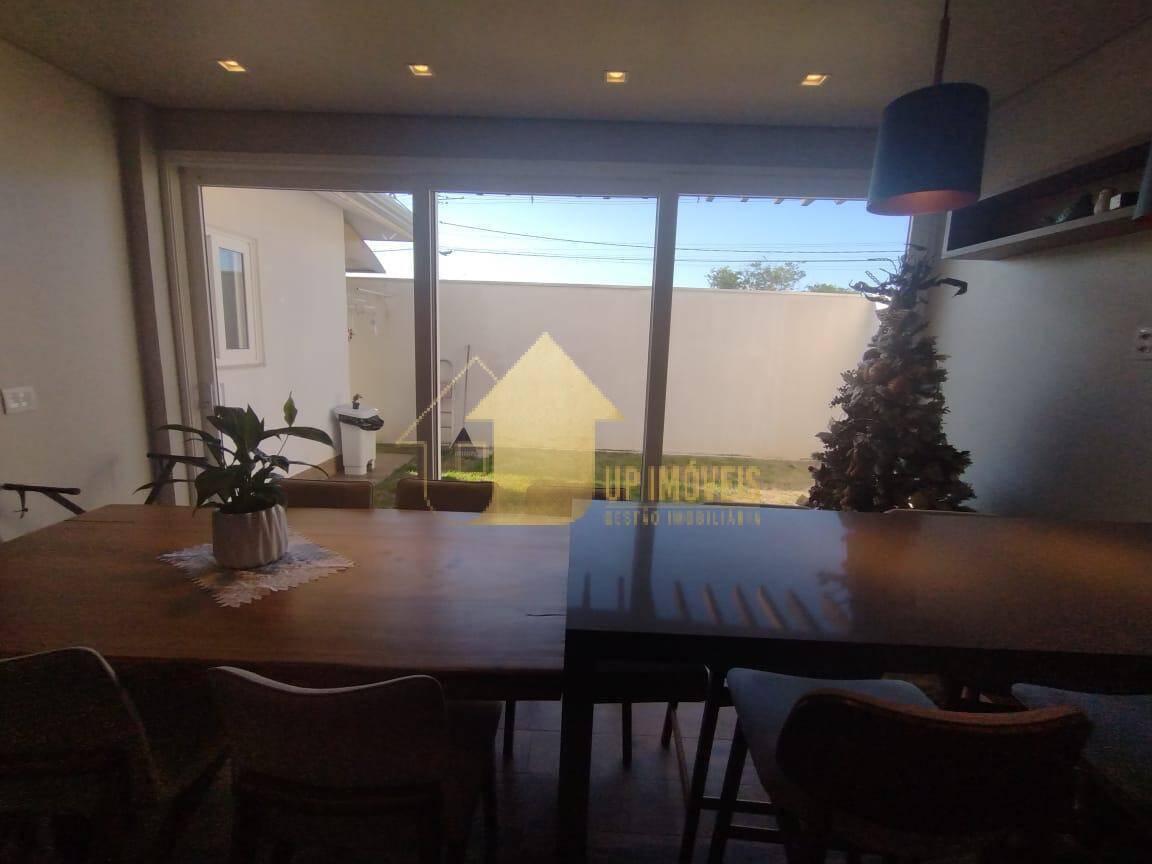 Casa à venda com 3 quartos, 154m² - Foto 4