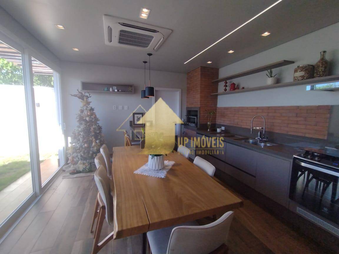 Casa à venda com 3 quartos, 154m² - Foto 7