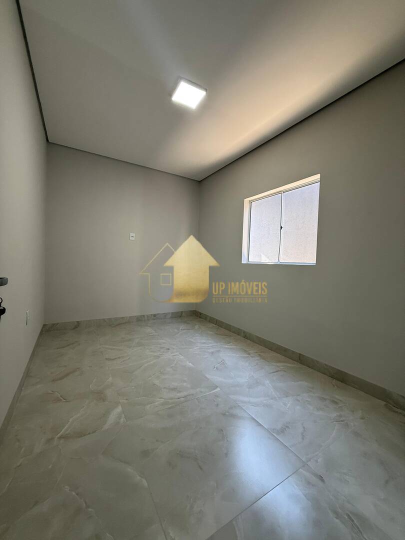 Casa à venda com 3 quartos, 150m² - Foto 2