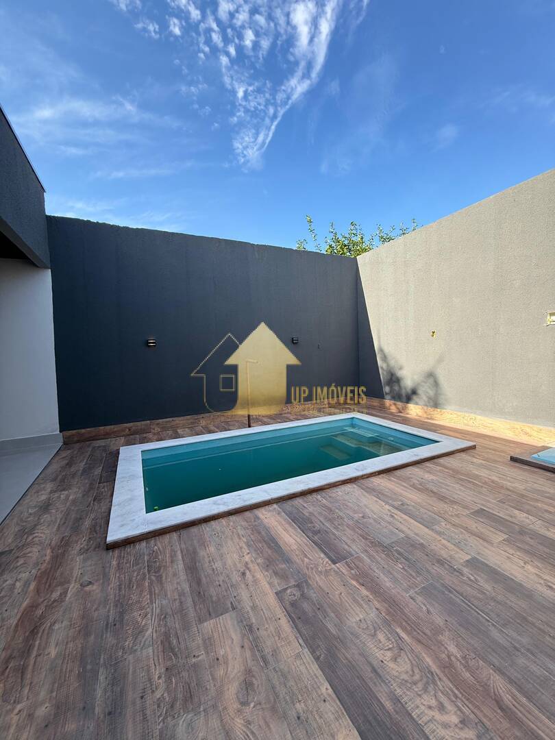 Casa à venda com 3 quartos, 150m² - Foto 1