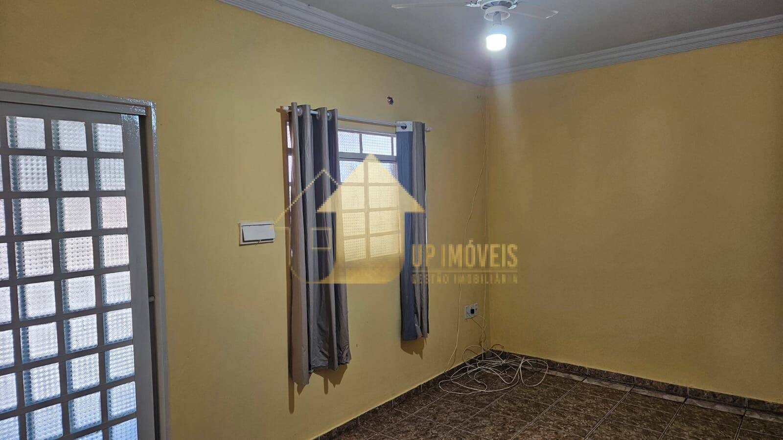 Casa de Condomínio para alugar com 30 quartos, 150m² - Foto 2