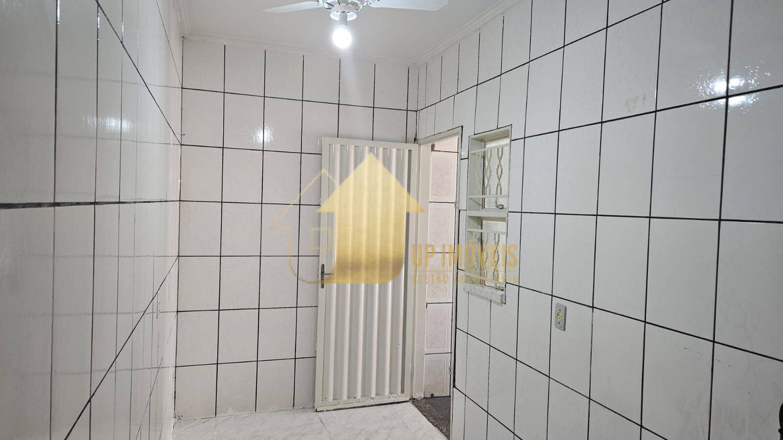 Casa de Condomínio para alugar com 30 quartos, 150m² - Foto 9