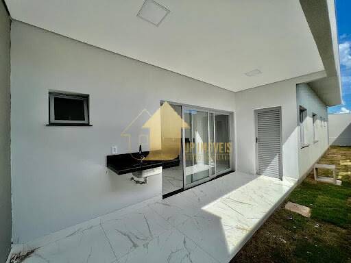 Casa à venda com 3 quartos, 161m² - Foto 4