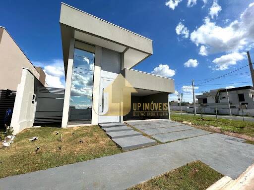 Casa à venda com 3 quartos, 161m² - Foto 1